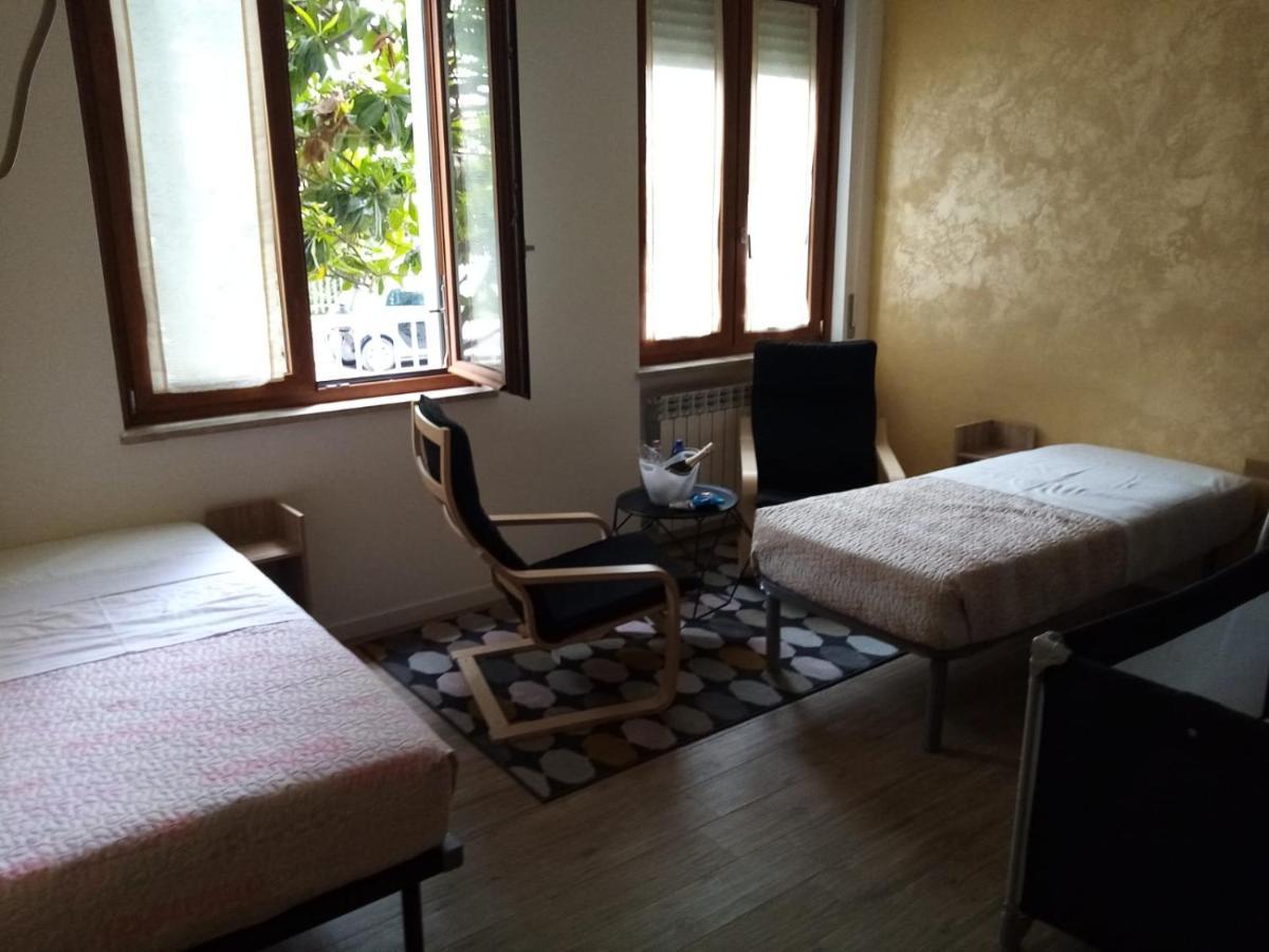 Emmanueli65 Fronte Clinica Per 5 Matrimoniale 2 Singoli 1 Divano Letto Plasencia Exterior foto