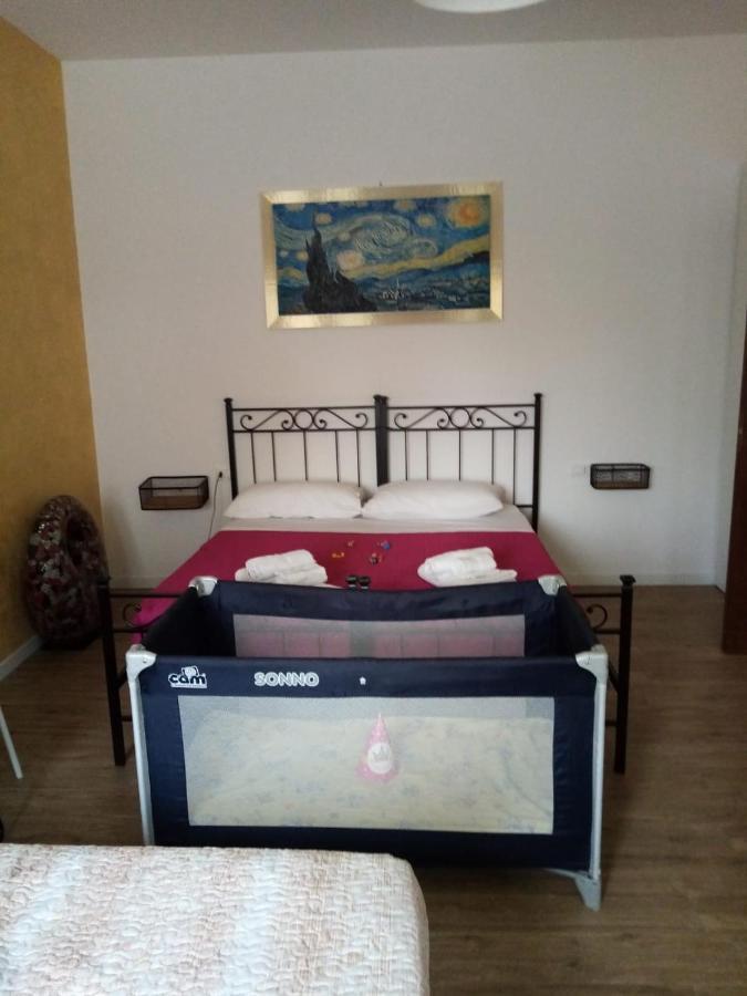 Emmanueli65 Fronte Clinica Per 5 Matrimoniale 2 Singoli 1 Divano Letto Plasencia Exterior foto